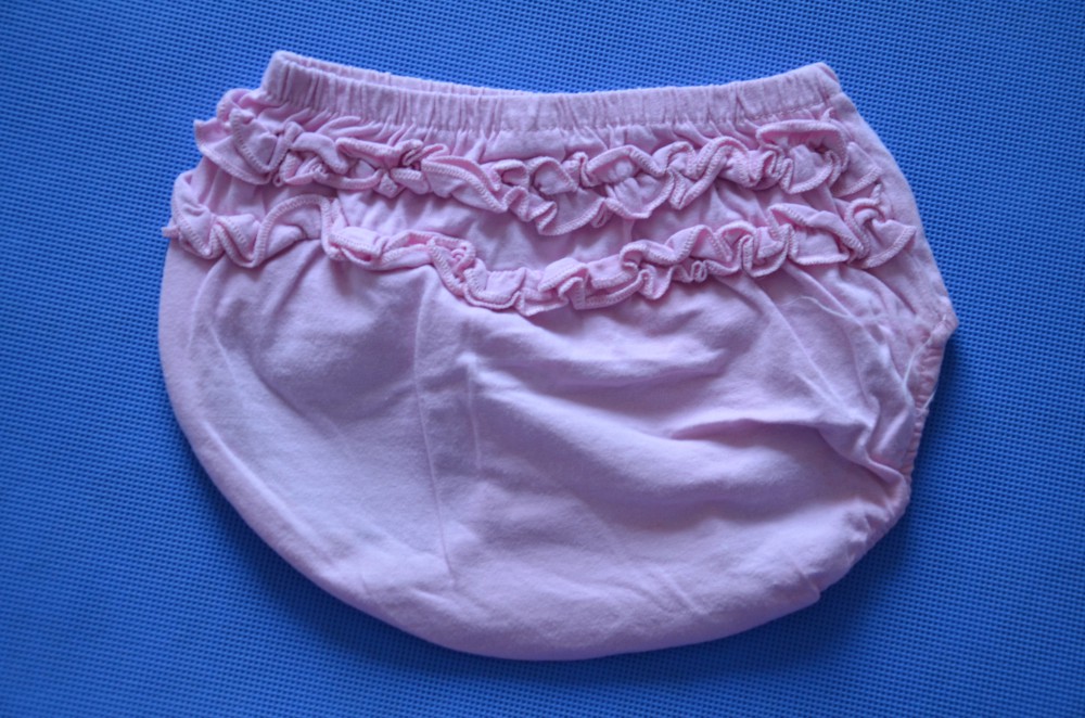 RÓŻOWE MAJTECZKI ROZM. 6-9 M