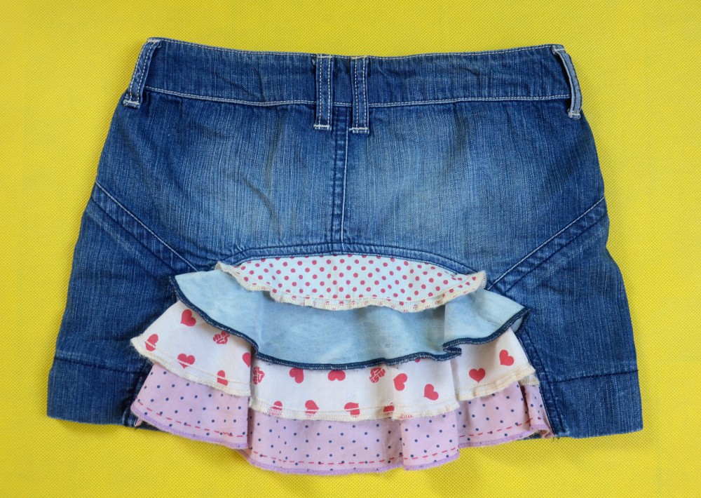 SPÓDNICZKA Z FALBANKĄ