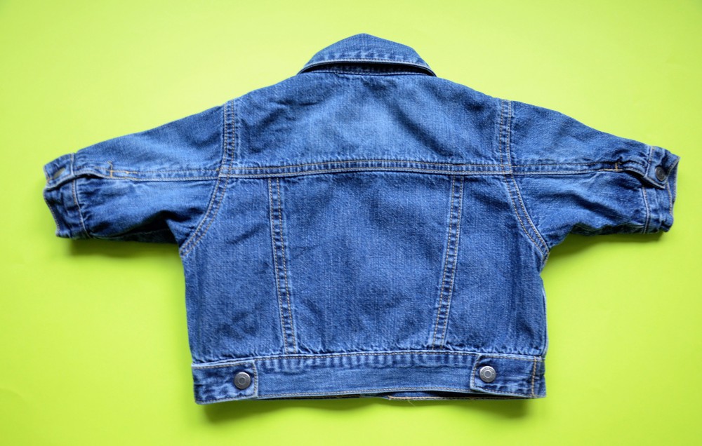 KURTECZKA JEANSOWA 3 M-CE